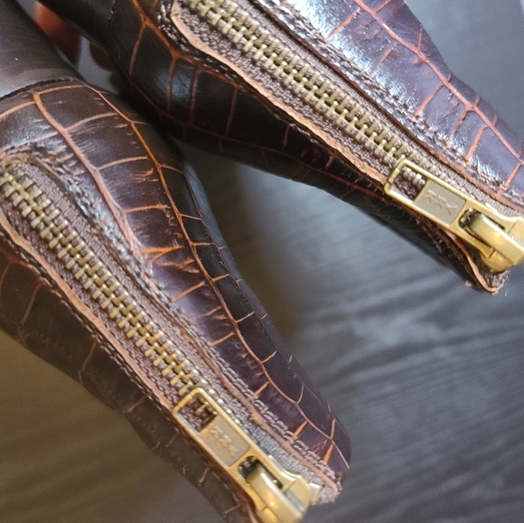 Seychelles Floodplain Booties - Picture 5 of 8